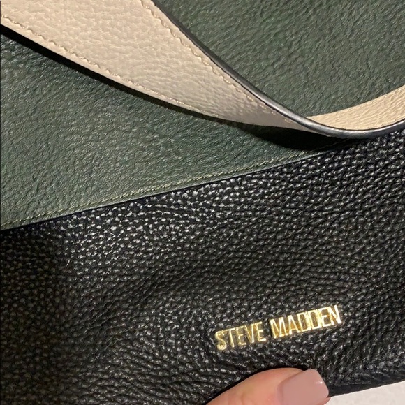 Steve Madden Crossbody purse - Picture 3 of 8